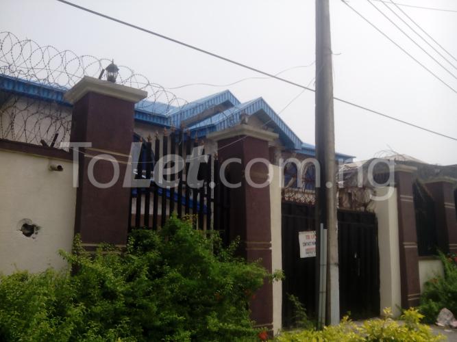 House for rent Omorire Johnson Street, Off Admiralty Way. Lekki Lekki Lagos