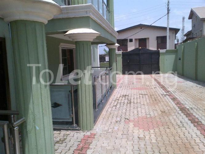 3 bedroom Flat / Apartment for rent Jimoh Shobowale Street, Magodo Phase 1 Ojodu Ojodu Lagos