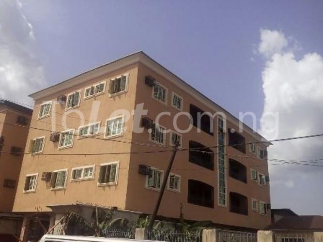 3 bedroom Flat / Apartment for rent Custom Bus Stop Yaba Yaba Lagos - 0