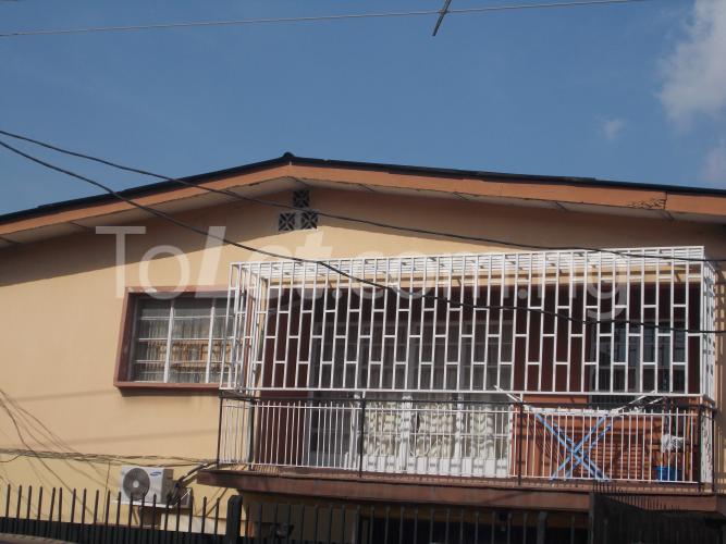 3 bedroom Flat / Apartment for rent Adesoye Street Maryland Ikeja Lagos