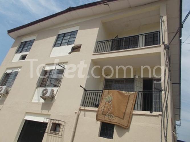 3 bedroom Flat / Apartment for rent Alabi Street, Ikeja Ikeja Lagos