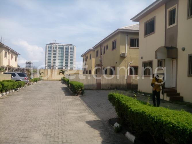 4 bedroom House for rent Alternative Road, Victoria island Victoria Island Lagos