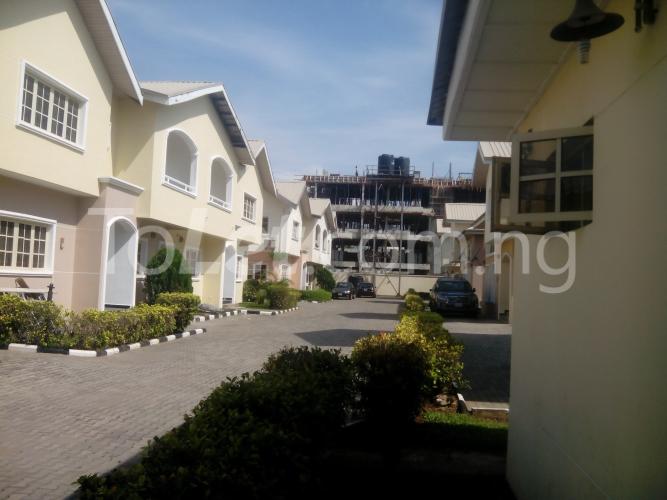 4 bedroom House for rent Alternative Road, Victoria island Victoria Island Lagos