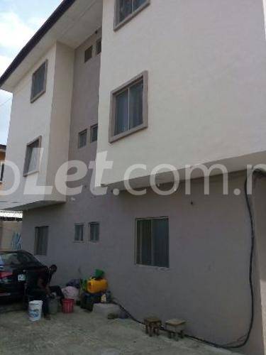 3 bedroom Flat / Apartment for rent Off Ajao Gate, Maryland Ikeja Lagos