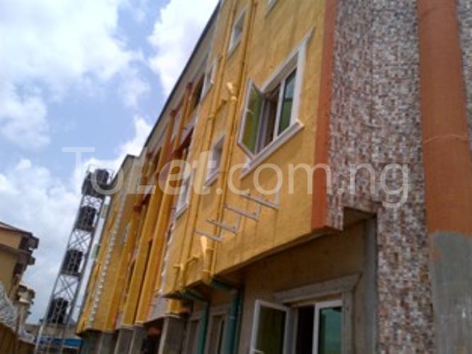 2 bedroom Flat / Apartment for rent Funsho Kinoshi, Avenue Bustop, Okota Isolo Lagos