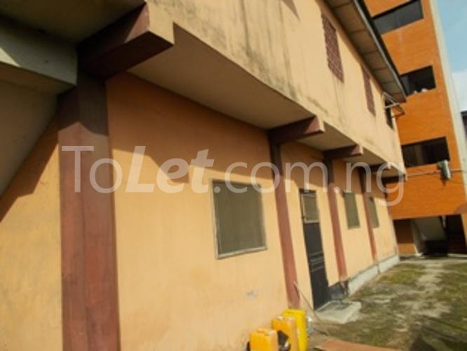 3 bedroom Flat / Apartment for rent Onike Iwaya Road Yaba Yaba Lagos - 0