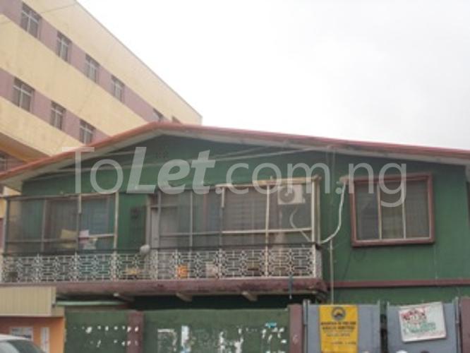 3 bedroom Flat / Apartment for rent 6, Olumo Street, Yaba Yaba Lagos - 0