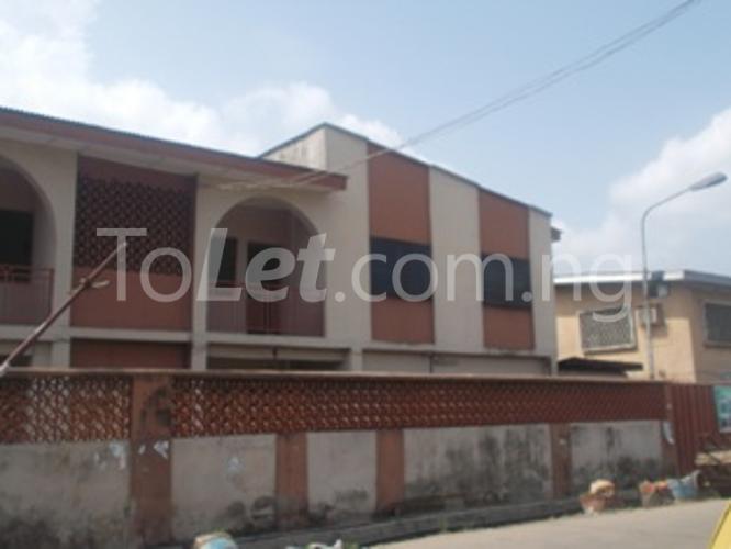 3 bedroom Flat / Apartment for rent Adetayo Osho Street, Yaba Yaba Lagos - 0
