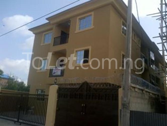 3 bedroom Flat / Apartment for rent Alagomeji, Yaba Yaba Lagos - 0