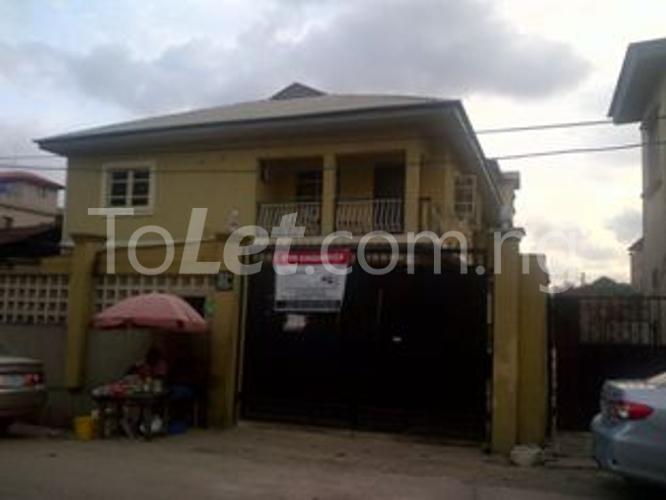 3 bedroom Flat / Apartment for rent Adekunle Road, Yaba Yaba Lagos