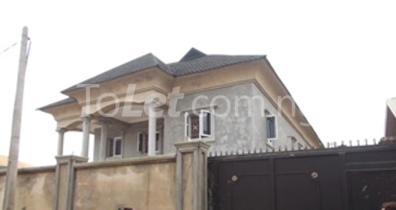 3 bedroom Flat / Apartment for rent Off Airport Road, Oshodi Expressway Oshodi Lagos