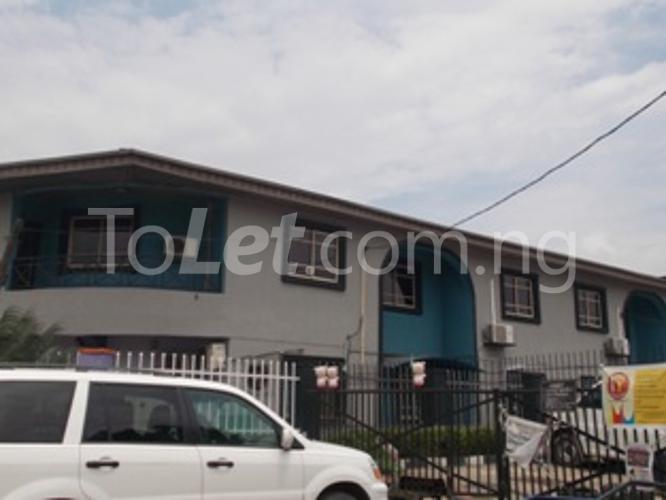 2 bedroom Commercial Property for rent Jibowu Area, Yaba Yaba Lagos
