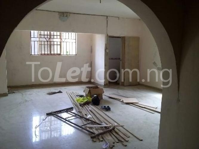 3 bedroom Flat / Apartment for rent Iyede Street, Off Barikisu Yaba Yaba Lagos