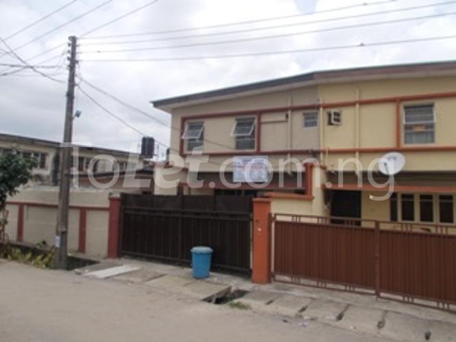 2 bedroom Flat / Apartment for rent Ibukunolu Street, Yaba Yaba Lagos
