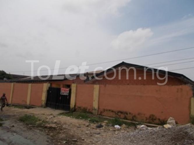 3 bedroom House for rent Adeboye Street, Off Ilaje Road, Shomolu Shomolu Lagos