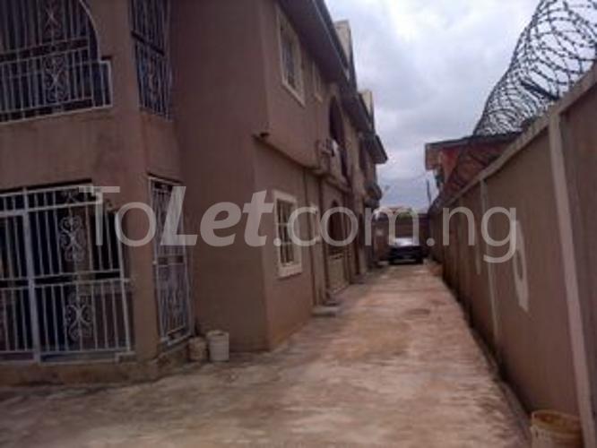 3 bedroom Flat / Apartment for rent Off Jemtok Street, Okota Isolo Lagos