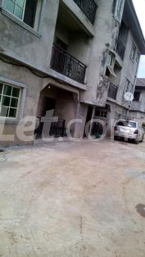 3 bedroom Flat / Apartment for rent Baruwa, Alimosho Lagos