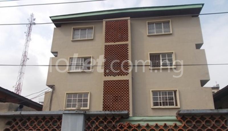 3 bedroom Flat / Apartment for rent No 35 Emina Crescent, Ikeja Ikeja Lagos