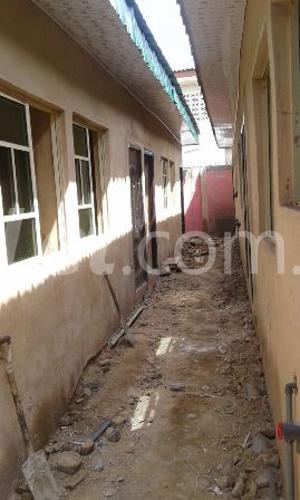 1 bedroom Flat / Apartment for rent Off Iwaya Road, Yaba Yaba Lagos - 0