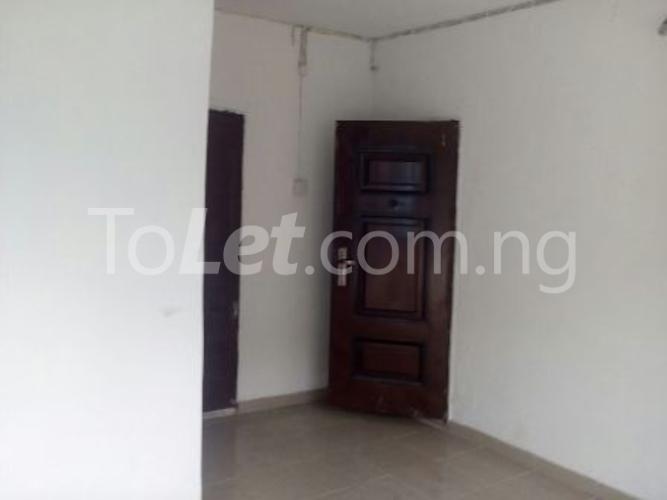 2 bedroom Flat / Apartment for rent Off Adekunle Road, Yaba Yaba Lagos