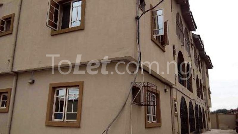 3 bedroom Flat / Apartment for rent Oshogun Bustop, Ketu Kosofe/Ikosi Lagos