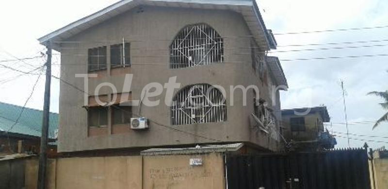 3 bedroom Flat / Apartment for rent Ilaje Road, Yaba Yaba Lagos - 0