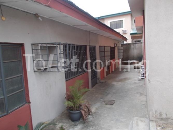 2 bedroom House for rent Kayode Taiwo Street, Ketu Kosofe/Ikosi Lagos