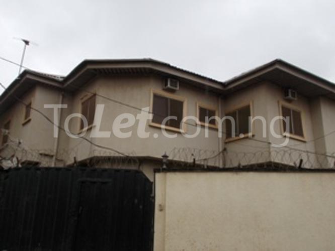 4 bedroom House for rent Tiaminu Street Oshodi Expressway Oshodi Lagos