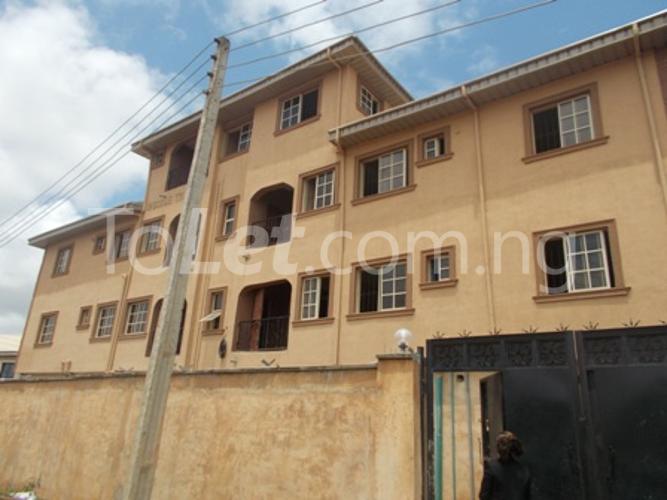 3 bedroom Flat / Apartment for rent 2 Igwe Orizu, Opeyemi Estate, Oshodi Expressway Oshodi Lagos