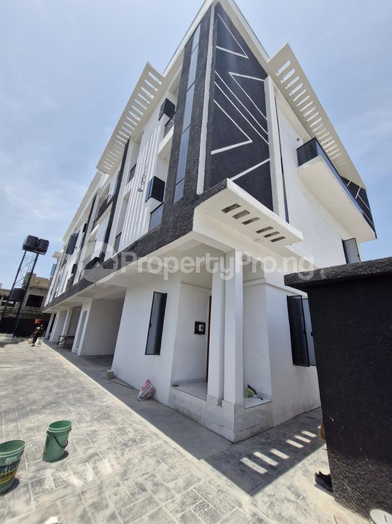 1 bedroom House for sale Before Roundabout orchid Lekki Lagos