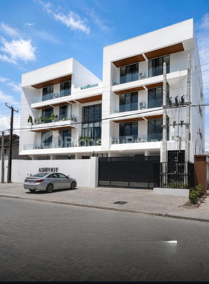 1 bedroom House for sale ONIRU Victoria Island Lagos