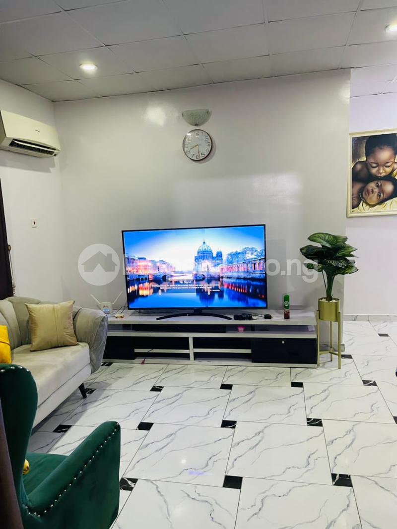 1 bedroom Flat / Apartment for shortlet Fatima Tidei Close Thomas estate Ajah Lagos