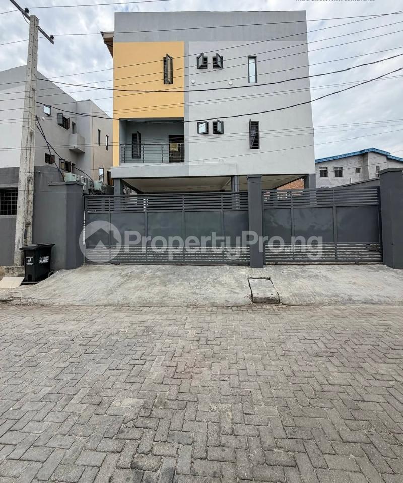 House for sale Ologolo Lekki Lagos
