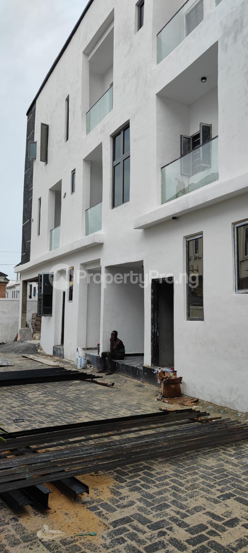 1 bedroom Flat / Apartment for sale Oseni Maiyegun Street, Ologolo Lekki Lagos