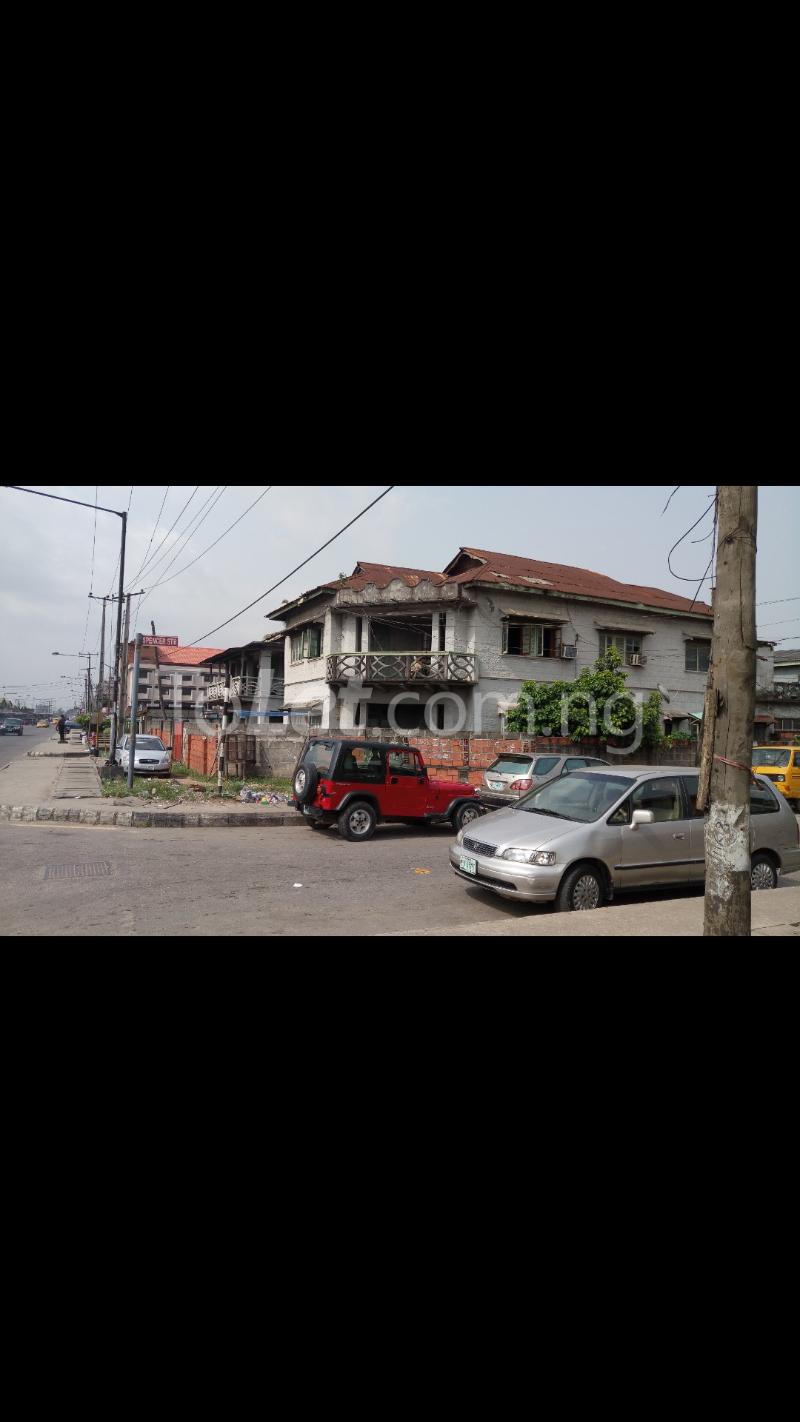 2 bedroom House for sale By Spencer Street Alagomeji Yaba Lagos