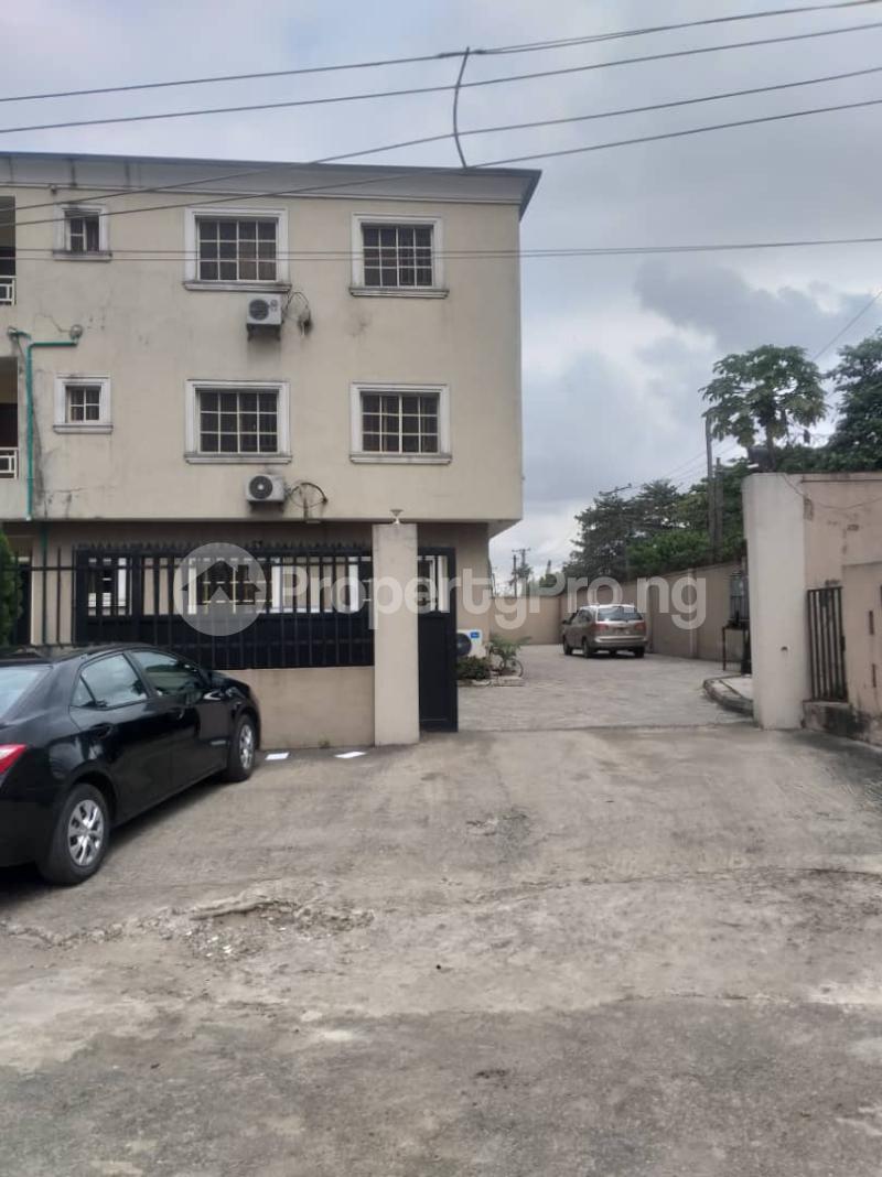 3 Bedroom Flat / Apartment in Adeniyi Jones Ikeja Lagos Flat