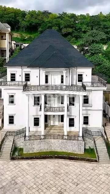 10 bedroom House for sale Maitama Abuja