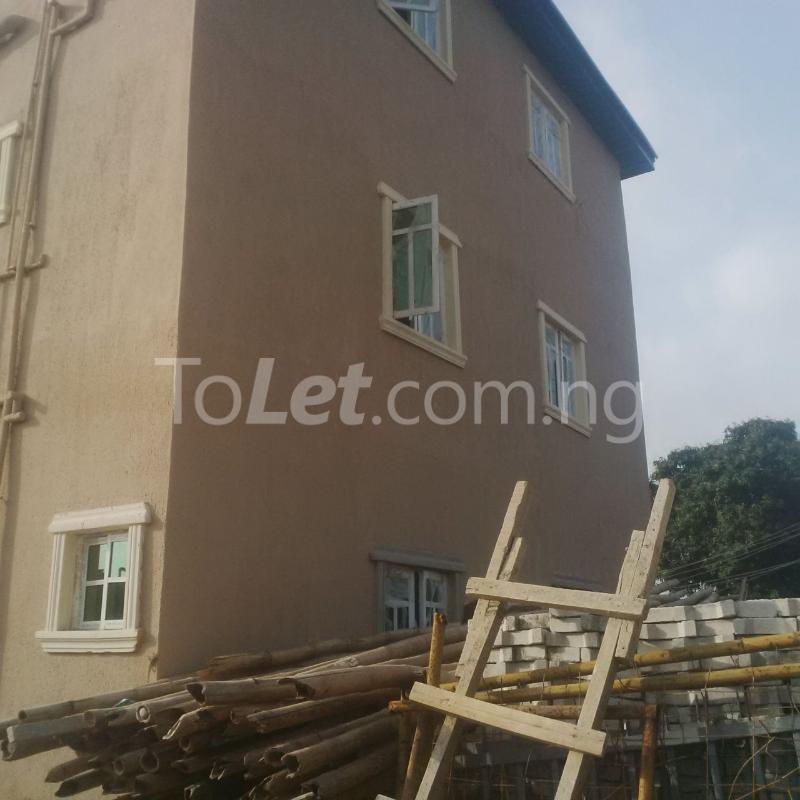 1 bedroom Flat / Apartment for rent Opposite Tabade Fola Agoro Yaba Lagos