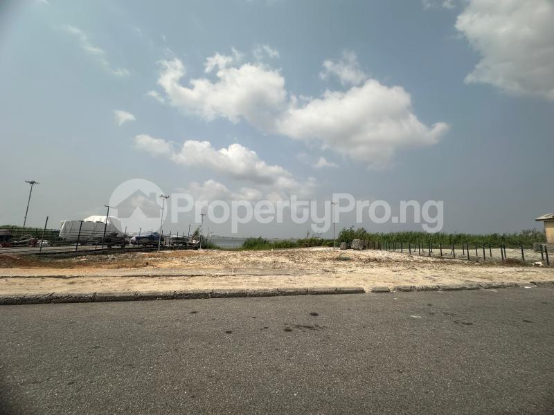 Land for sale Pinnock Beach Estate, Osapa london Lekki Lagos