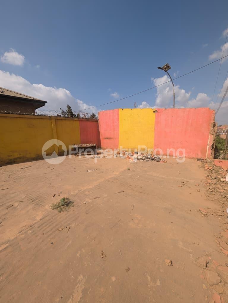 1 bedroom Commercial Property for rent Almuel Mall Taska, Akala Express Akala Express Ibadan Oyo