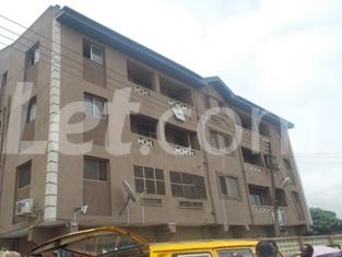 4 bedroom Flat / Apartment for rent Jebba Street. Yaba Yaba Lagos