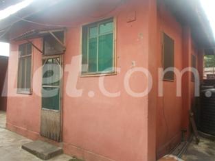 1 bedroom Flat / Apartment for rent Akinwunmi Street. Yaba Yaba Lagos