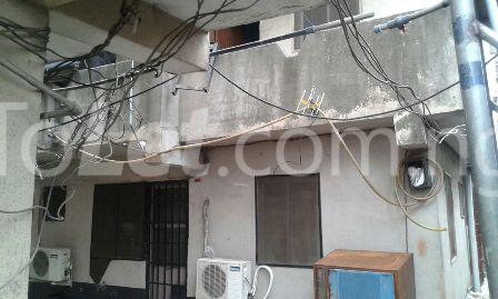 1 bedroom Flat / Apartment for rent Off Akoka Road, Yaba Yaba Lagos