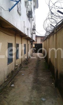 1 bedroom Flat / Apartment for rent Off Akoka Road, Yaba Yaba Lagos