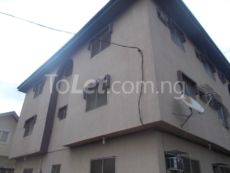3 bedroom Flat / Apartment for rent Abideen Street. Oshodi Expressway Oshodi Lagos