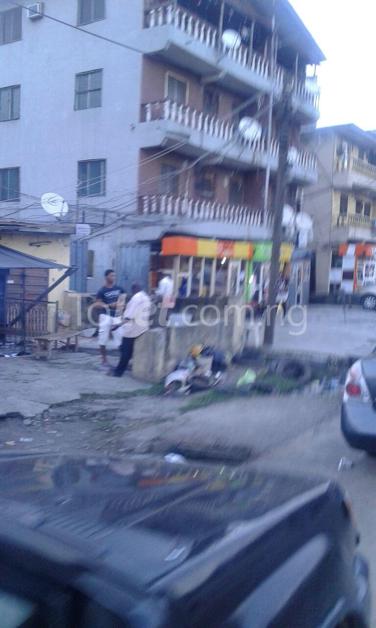 2 bedroom Flat / Apartment for rent Alagomeji Yaba. Yaba Yaba Lagos - 0