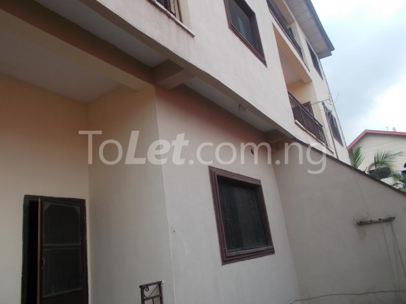 1 bedroom Flat / Apartment for rent Adekunle Banjo Street. Ketu Kosofe/Ikosi Lagos