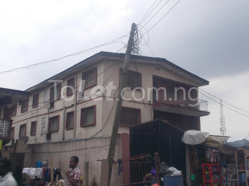 3 bedroom Flat / Apartment for rent Bawala Area. Gbagada Gbagada Lagos