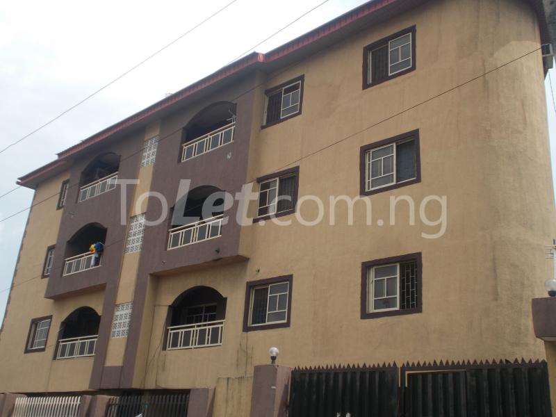 3 bedroom Flat / Apartment for rent Jibowu Near Yabatech. Yaba Yaba Lagos - 0