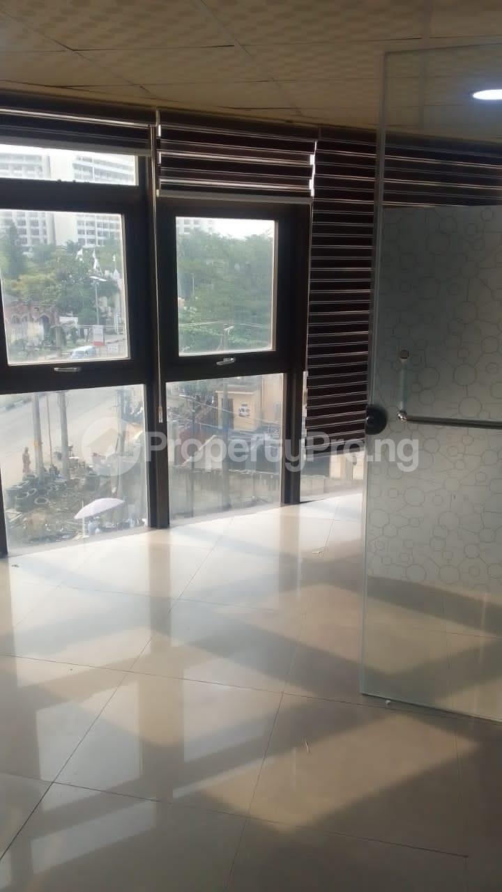 Commercial Property for rent Victoria Island Road, Akin Adesola Victoria Island Lagos